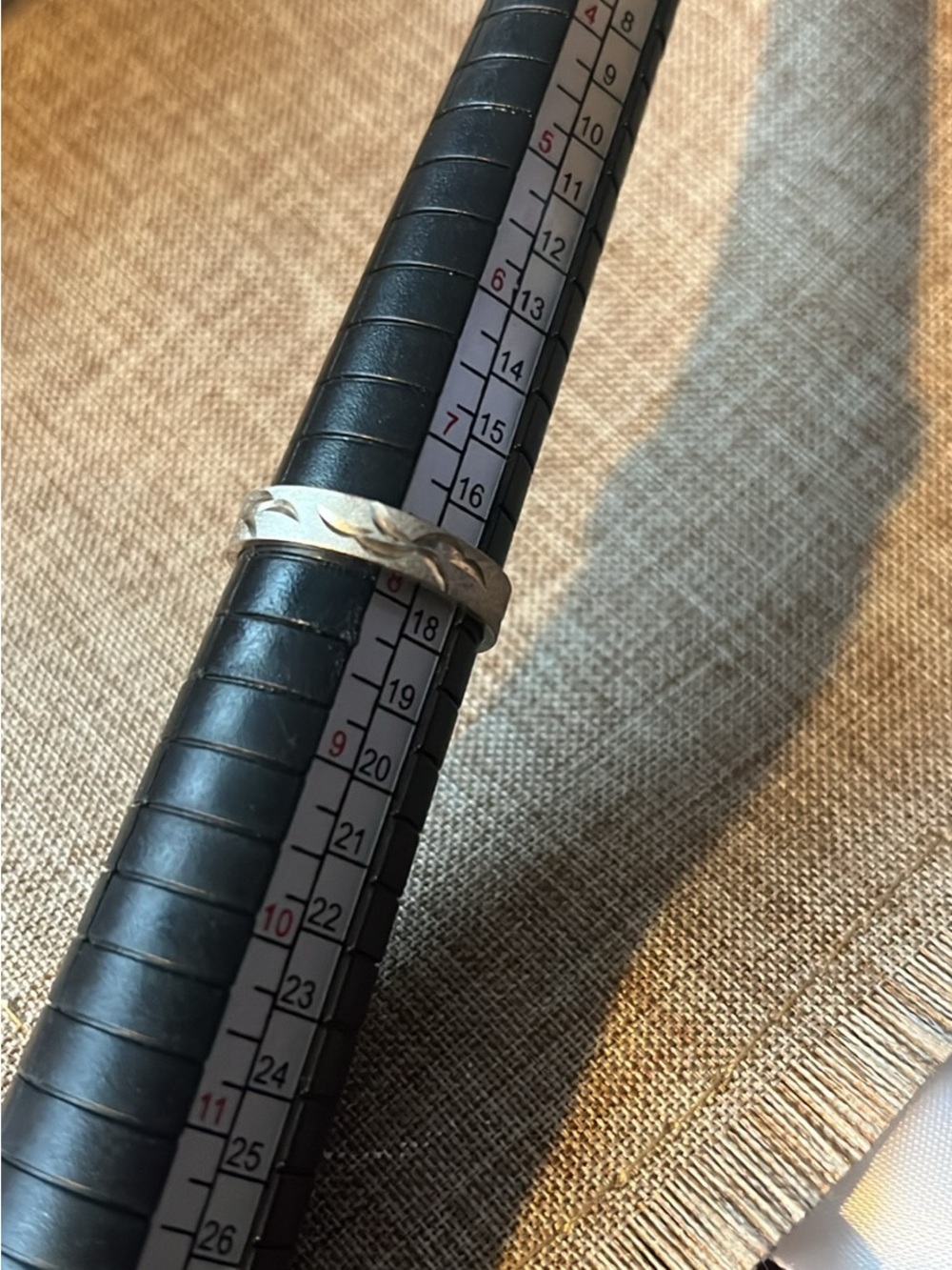 Silver Leaf Pattern Women’s Band Ring - Silver